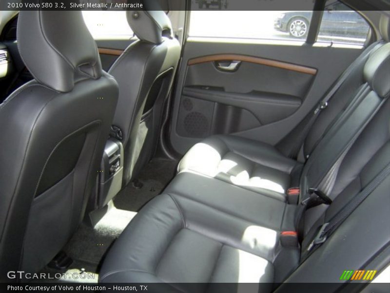Rear Seat of 2010 S80 3.2