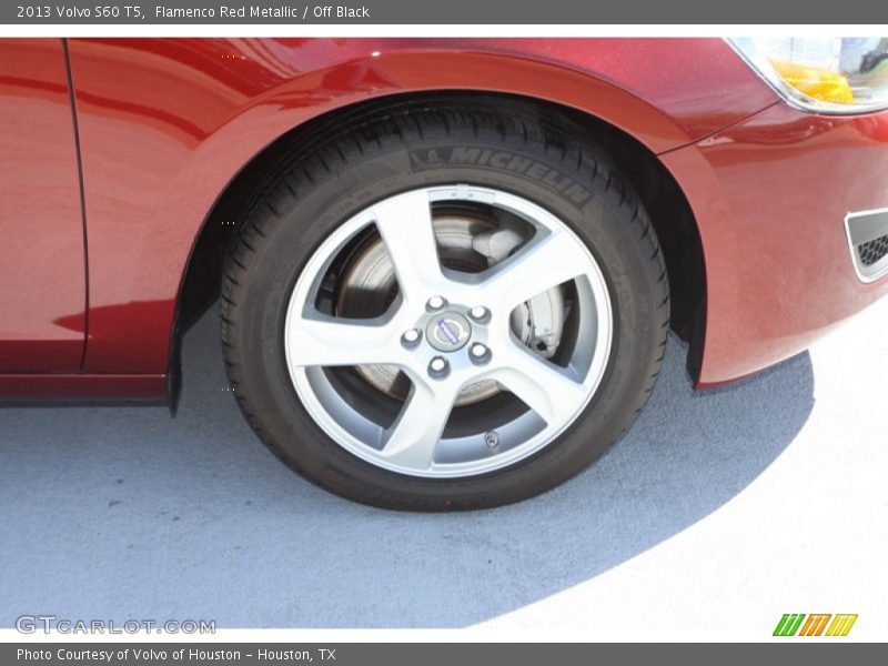 Flamenco Red Metallic / Off Black 2013 Volvo S60 T5