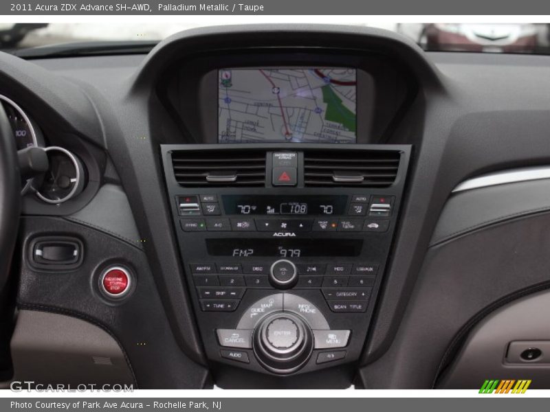 Controls of 2011 ZDX Advance SH-AWD