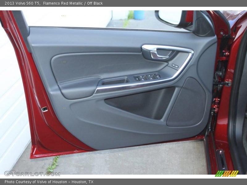 Flamenco Red Metallic / Off Black 2013 Volvo S60 T5