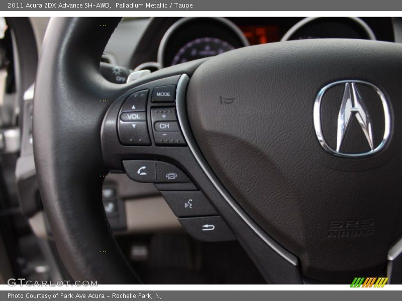 Controls of 2011 ZDX Advance SH-AWD