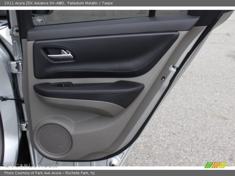 Door Panel of 2011 ZDX Advance SH-AWD