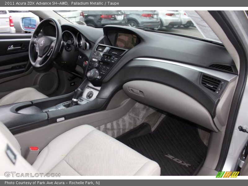 Dashboard of 2011 ZDX Advance SH-AWD