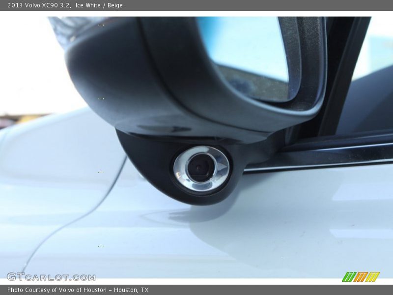 Ice White / Beige 2013 Volvo XC90 3.2