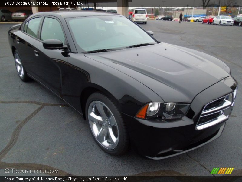 Pitch Black / Black 2013 Dodge Charger SE