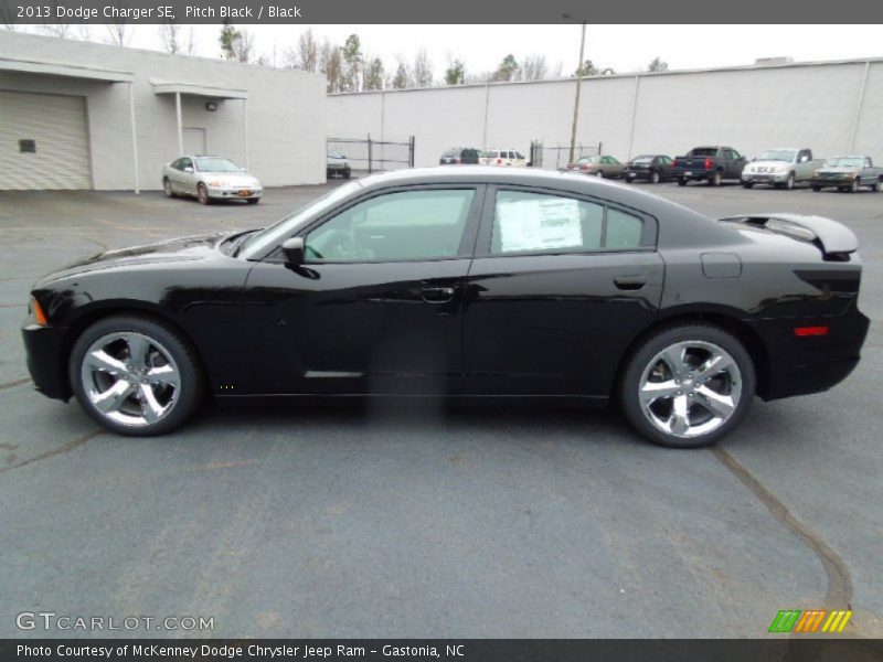 Pitch Black / Black 2013 Dodge Charger SE