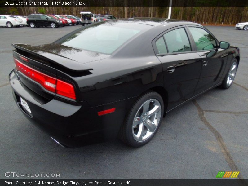 Pitch Black / Black 2013 Dodge Charger SE