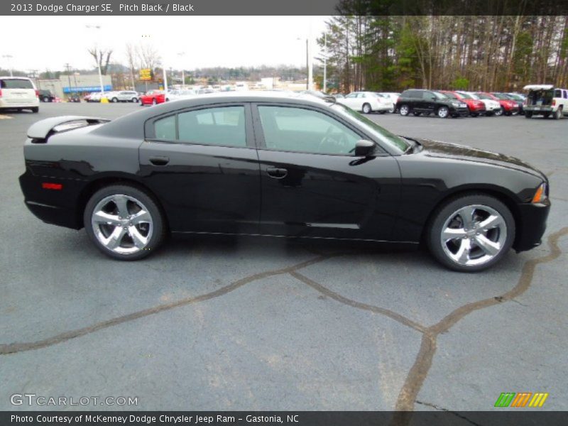 Pitch Black / Black 2013 Dodge Charger SE