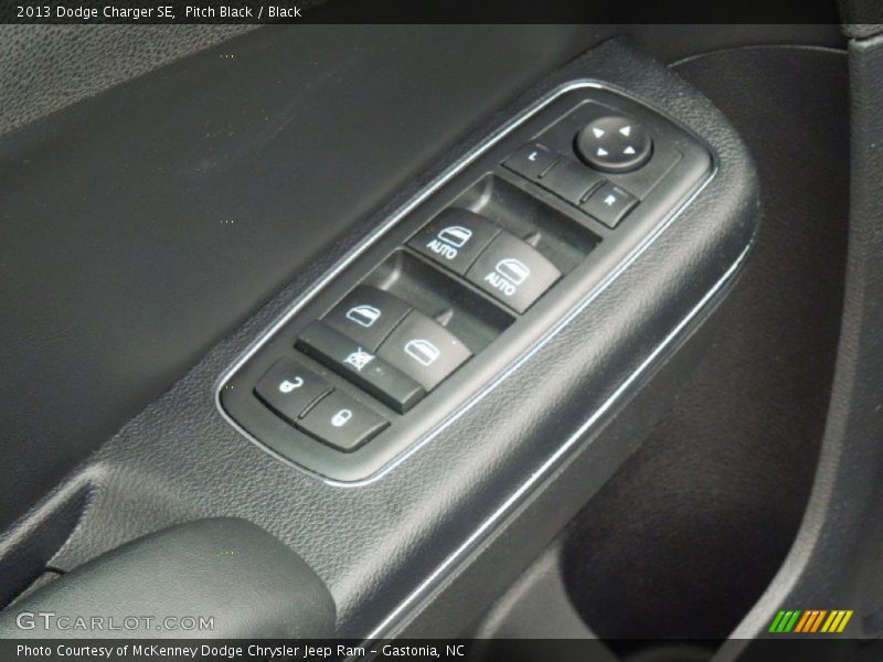 Pitch Black / Black 2013 Dodge Charger SE