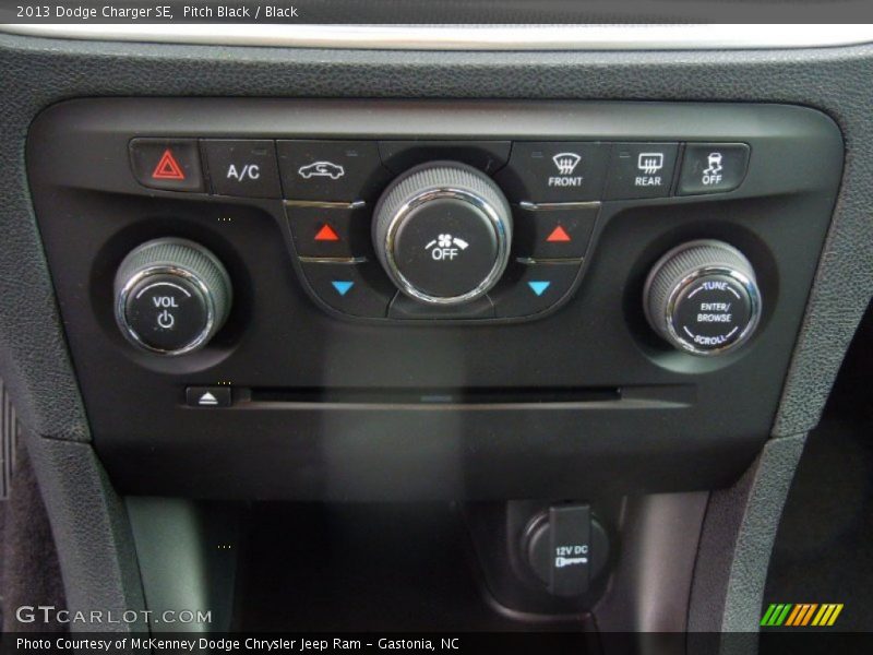 Pitch Black / Black 2013 Dodge Charger SE