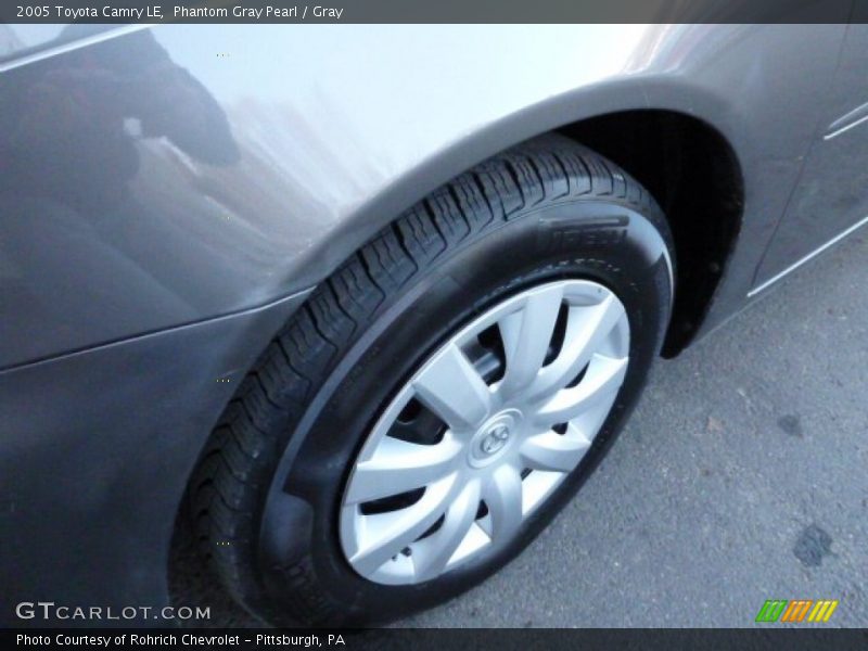 Phantom Gray Pearl / Gray 2005 Toyota Camry LE