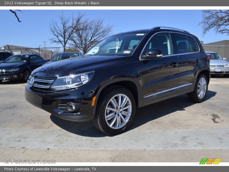 Deep Black Metallic / Black 2013 Volkswagen Tiguan SE