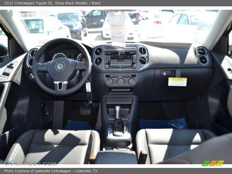 Deep Black Metallic / Black 2013 Volkswagen Tiguan SE