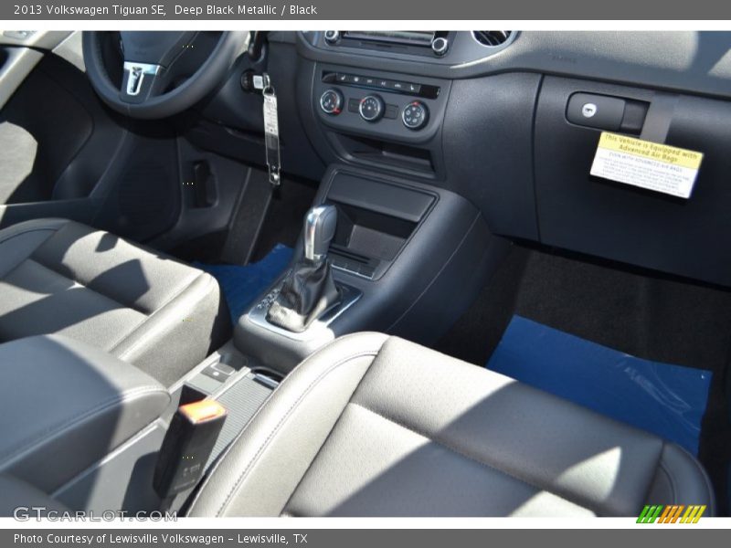 Deep Black Metallic / Black 2013 Volkswagen Tiguan SE