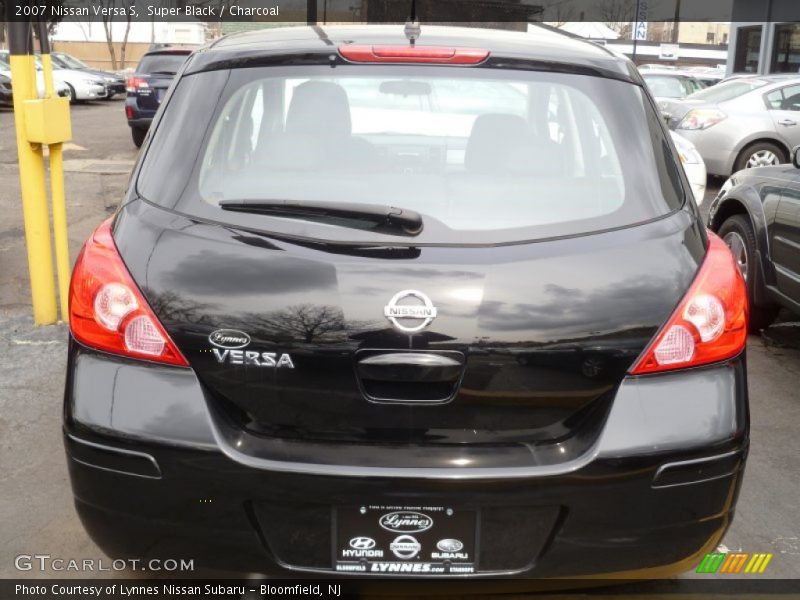 Super Black / Charcoal 2007 Nissan Versa S