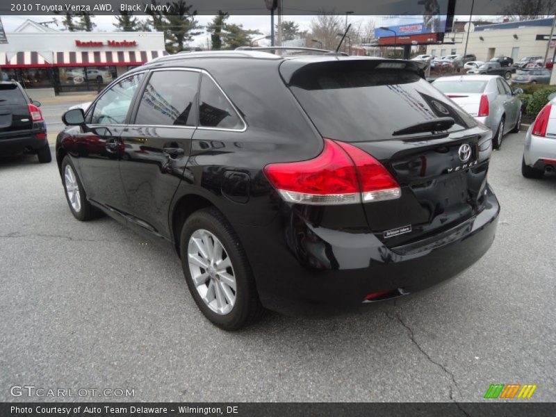 Black / Ivory 2010 Toyota Venza AWD