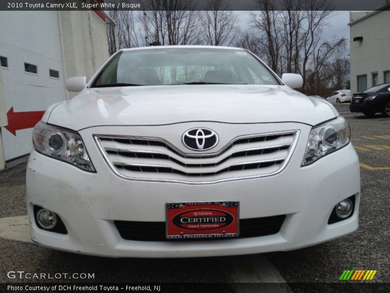 Super White / Bisque 2010 Toyota Camry XLE