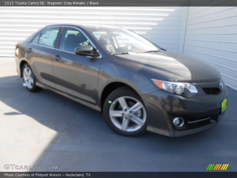 Magnetic Gray Metallic / Black 2013 Toyota Camry SE
