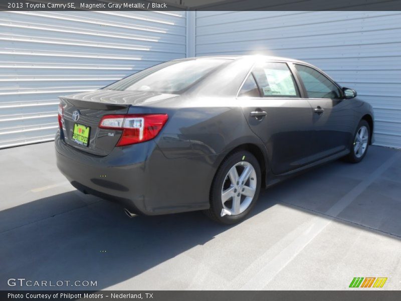 Magnetic Gray Metallic / Black 2013 Toyota Camry SE