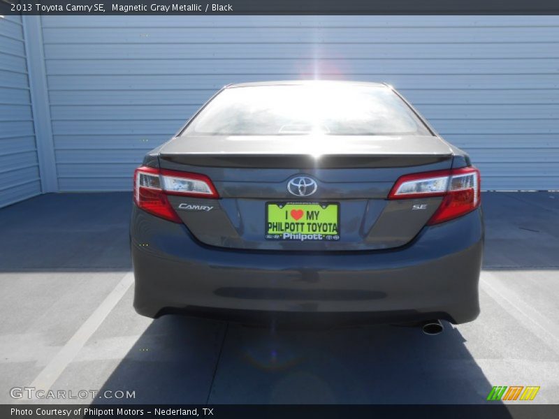 Magnetic Gray Metallic / Black 2013 Toyota Camry SE