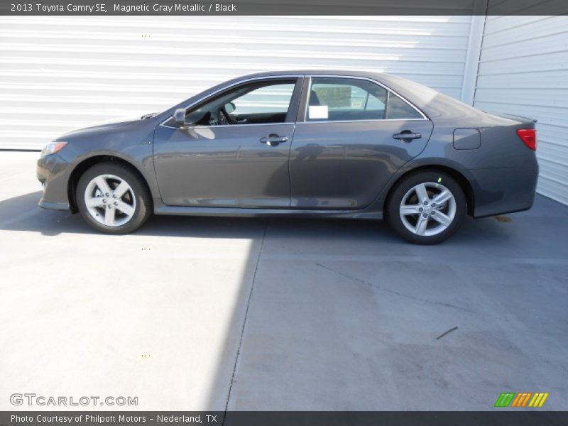 Magnetic Gray Metallic / Black 2013 Toyota Camry SE