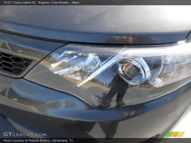 Magnetic Gray Metallic / Black 2013 Toyota Camry SE