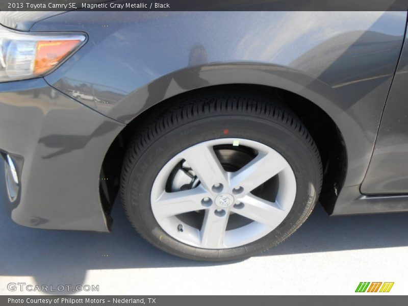 Magnetic Gray Metallic / Black 2013 Toyota Camry SE