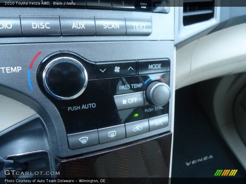 Black / Ivory 2010 Toyota Venza AWD
