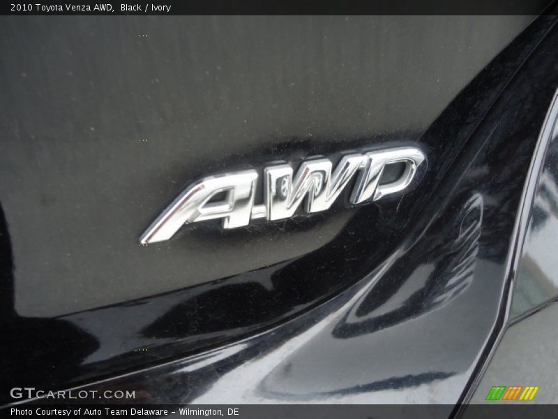 Black / Ivory 2010 Toyota Venza AWD