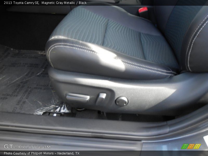 Magnetic Gray Metallic / Black 2013 Toyota Camry SE