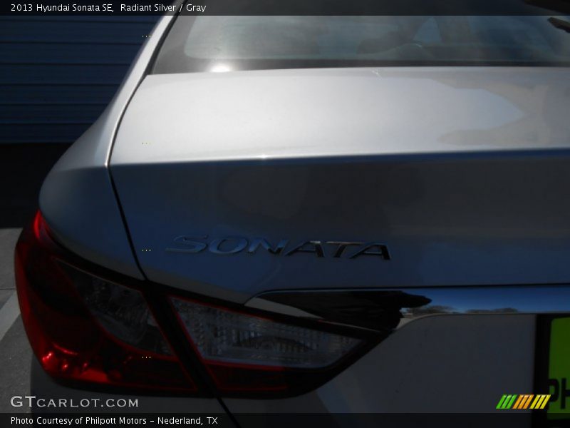 Radiant Silver / Gray 2013 Hyundai Sonata SE
