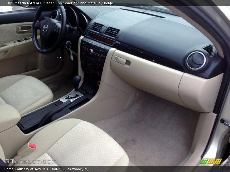 Shimmering Sand Metallic / Beige 2005 Mazda MAZDA3 i Sedan