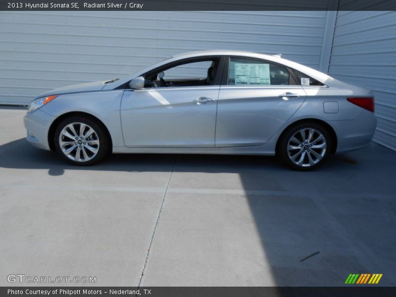 Radiant Silver / Gray 2013 Hyundai Sonata SE