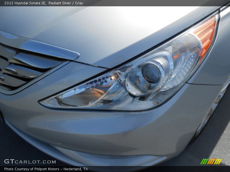 Radiant Silver / Gray 2013 Hyundai Sonata SE