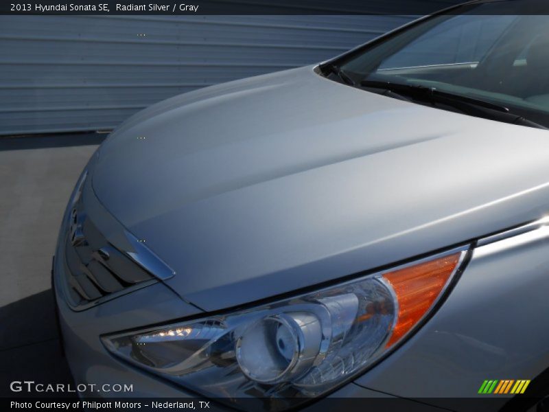 Radiant Silver / Gray 2013 Hyundai Sonata SE