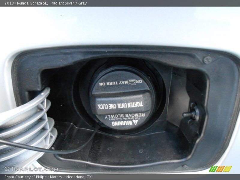 Radiant Silver / Gray 2013 Hyundai Sonata SE