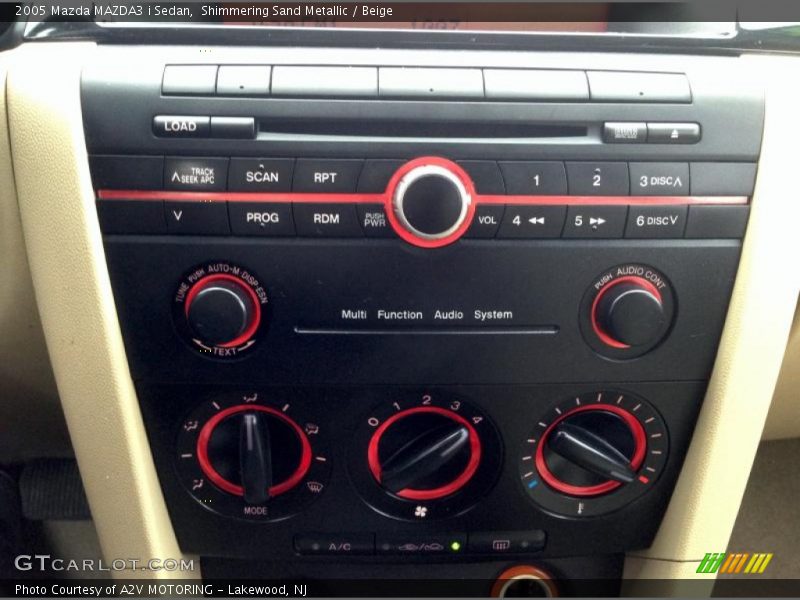 Shimmering Sand Metallic / Beige 2005 Mazda MAZDA3 i Sedan