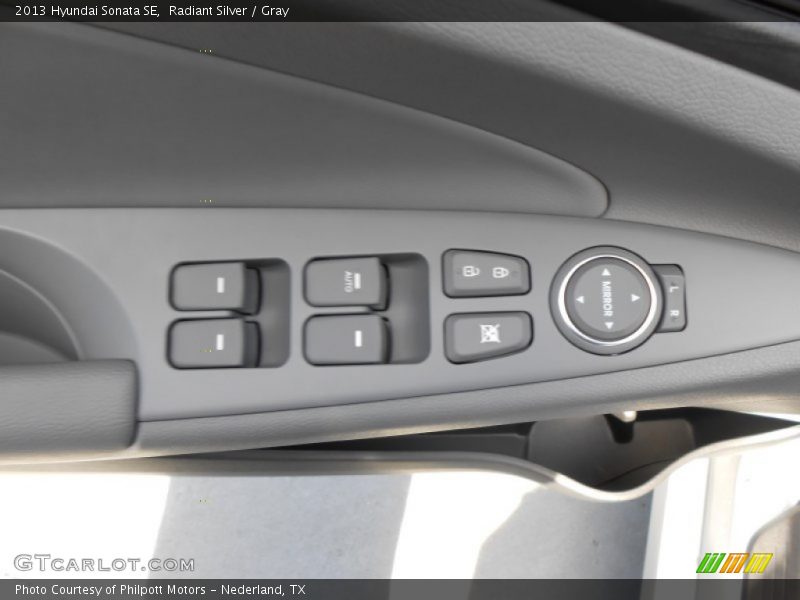 Radiant Silver / Gray 2013 Hyundai Sonata SE