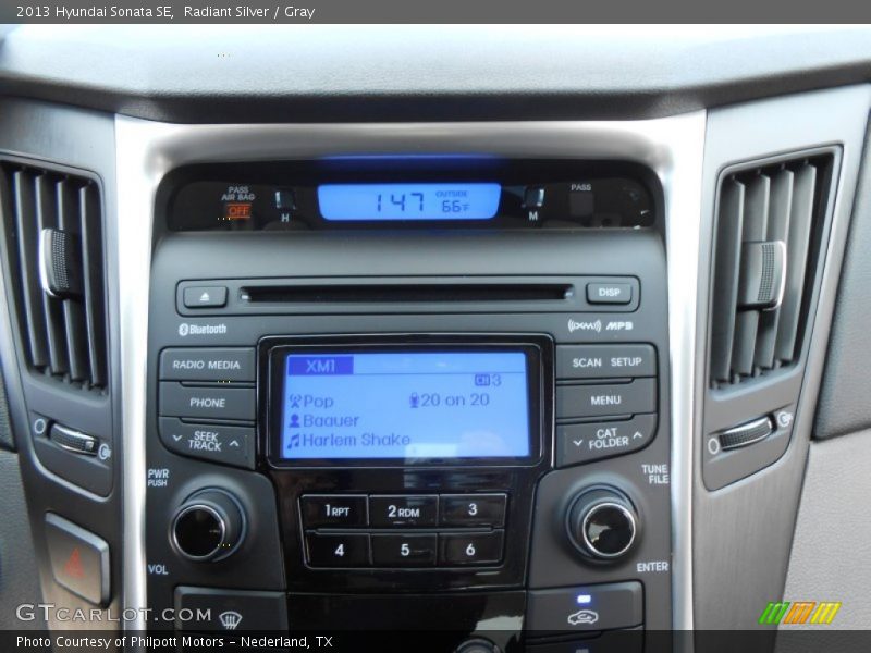 Radiant Silver / Gray 2013 Hyundai Sonata SE