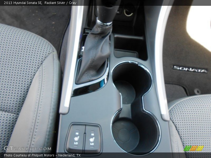 Radiant Silver / Gray 2013 Hyundai Sonata SE