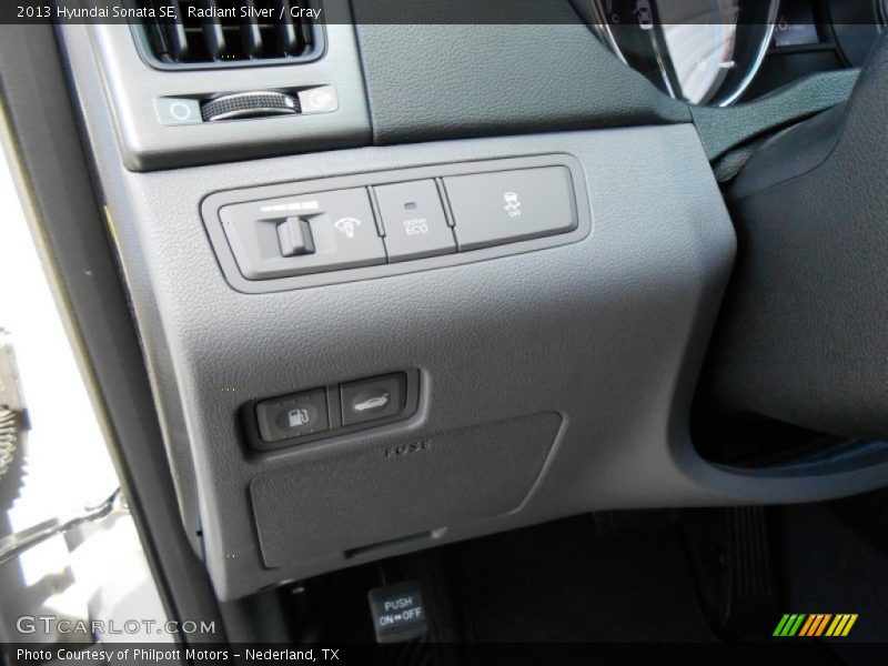Radiant Silver / Gray 2013 Hyundai Sonata SE