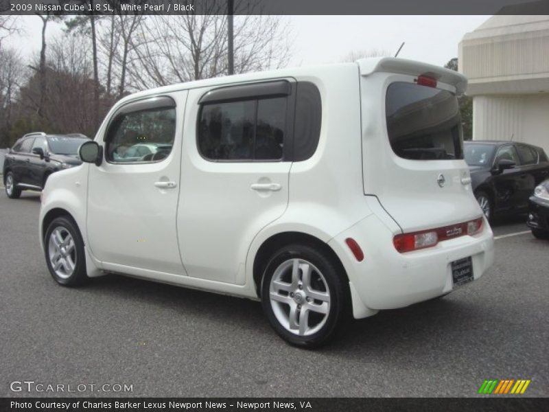 White Pearl / Black 2009 Nissan Cube 1.8 SL
