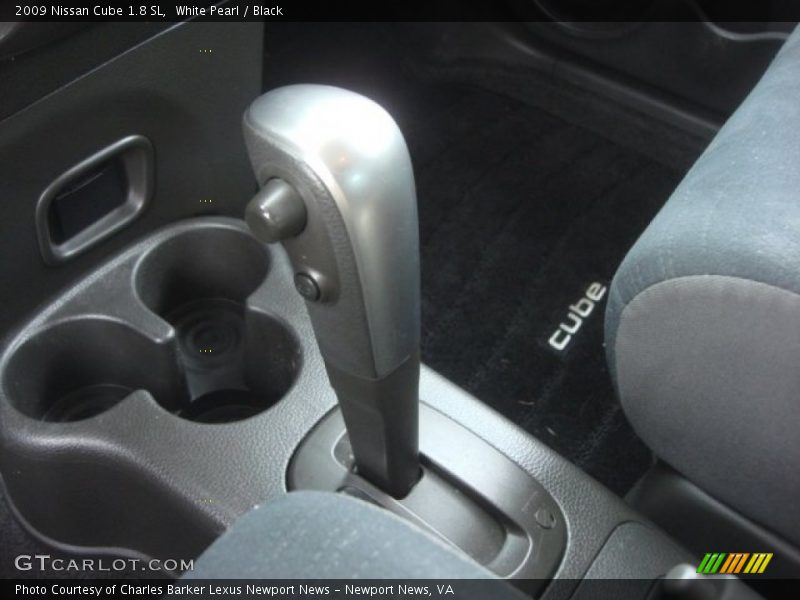 White Pearl / Black 2009 Nissan Cube 1.8 SL