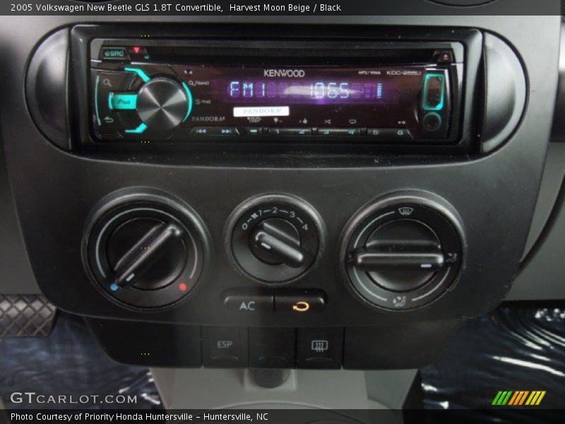 Harvest Moon Beige / Black 2005 Volkswagen New Beetle GLS 1.8T Convertible