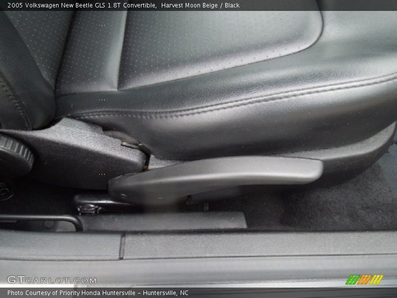 Harvest Moon Beige / Black 2005 Volkswagen New Beetle GLS 1.8T Convertible