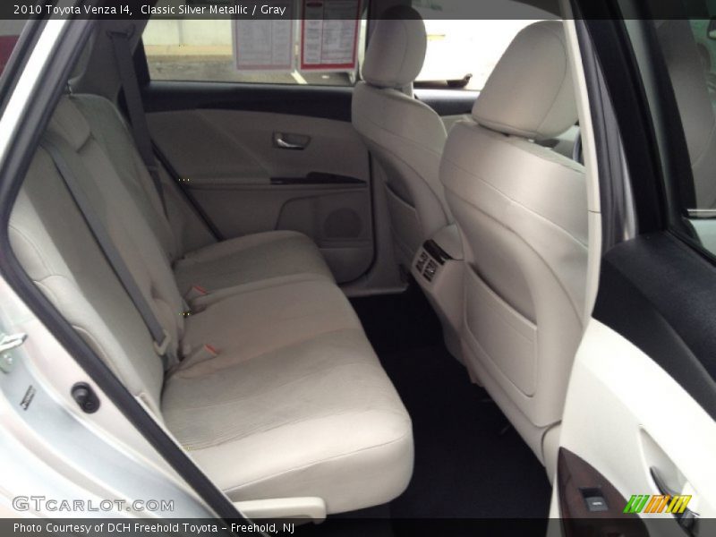 Classic Silver Metallic / Gray 2010 Toyota Venza I4