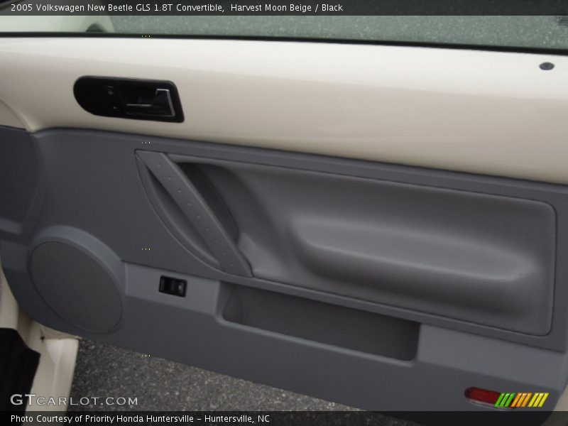 Harvest Moon Beige / Black 2005 Volkswagen New Beetle GLS 1.8T Convertible