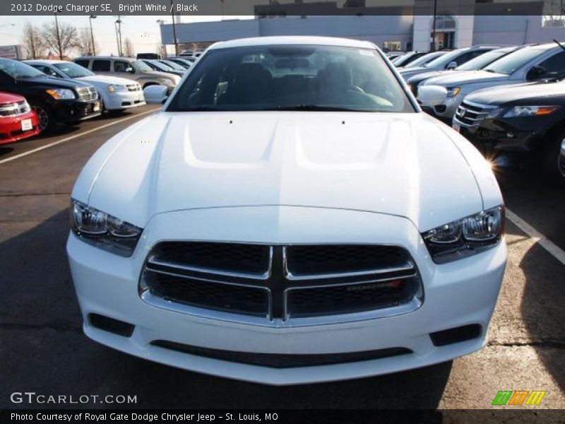 Bright White / Black 2012 Dodge Charger SE