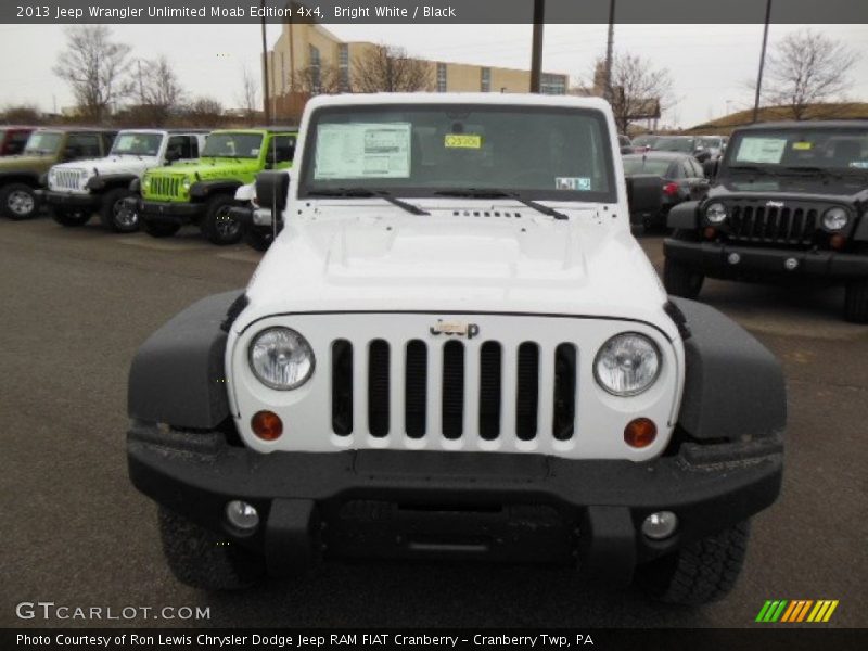 Bright White / Black 2013 Jeep Wrangler Unlimited Moab Edition 4x4