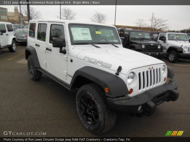 Bright White / Black 2013 Jeep Wrangler Unlimited Moab Edition 4x4